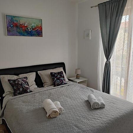 Santa Eufemia Rovinj 10Min Walk To City & Free Garage Parking Apartman Szoba fotó