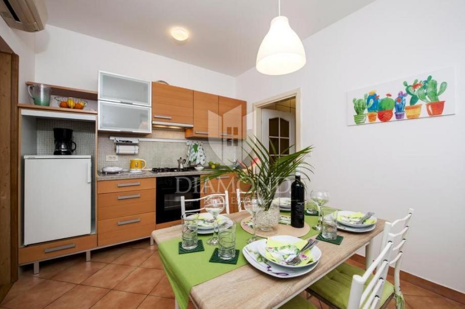 Santa Eufemia Rovinj 10Min Walk To City & Free Garage Parking Apartman Kültér fotó