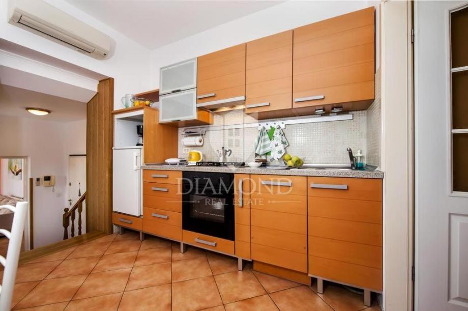Santa Eufemia Rovinj 10Min Walk To City & Free Garage Parking Apartman Kültér fotó
